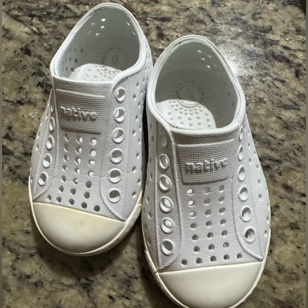 Native Jefferson - White toddler Shoes - C5